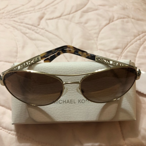 Michael Kors Sunglass - Picture 3 of 3